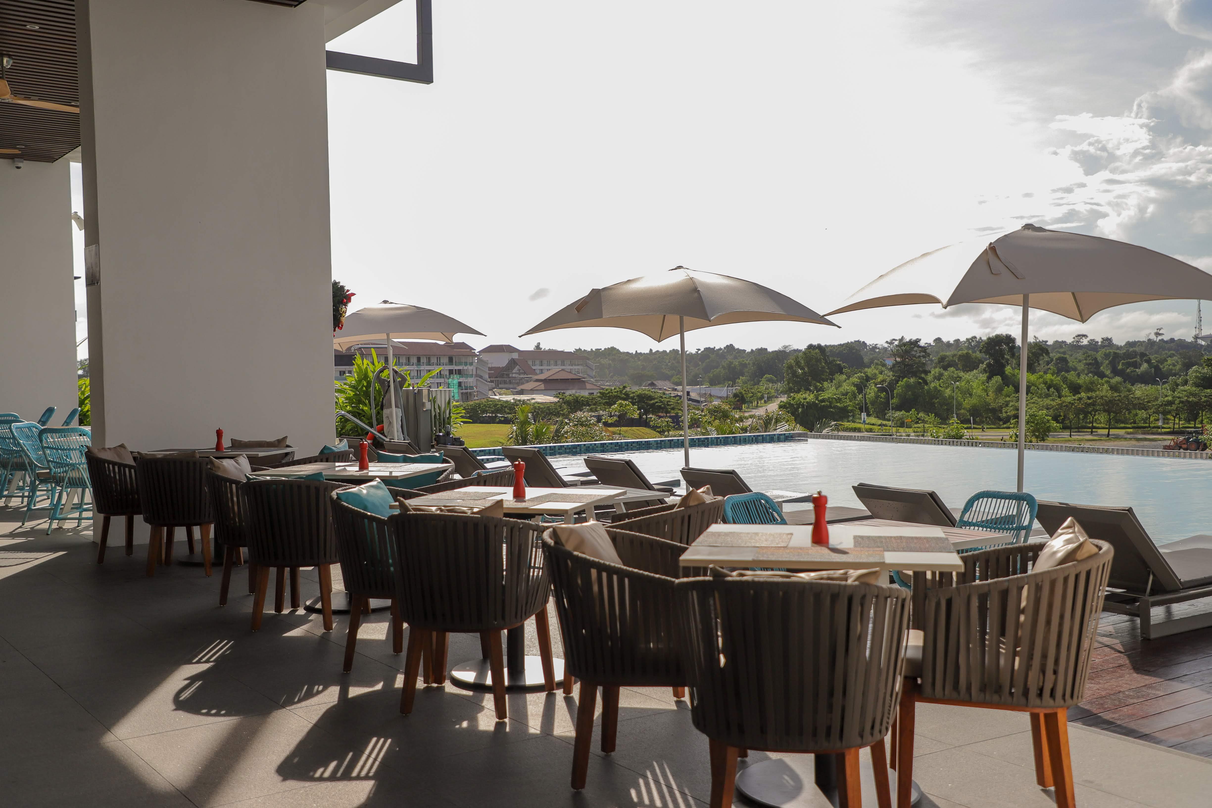 Hard Rock Hotel Desaru Coast Екстер'єр фото The poolside at the hotel