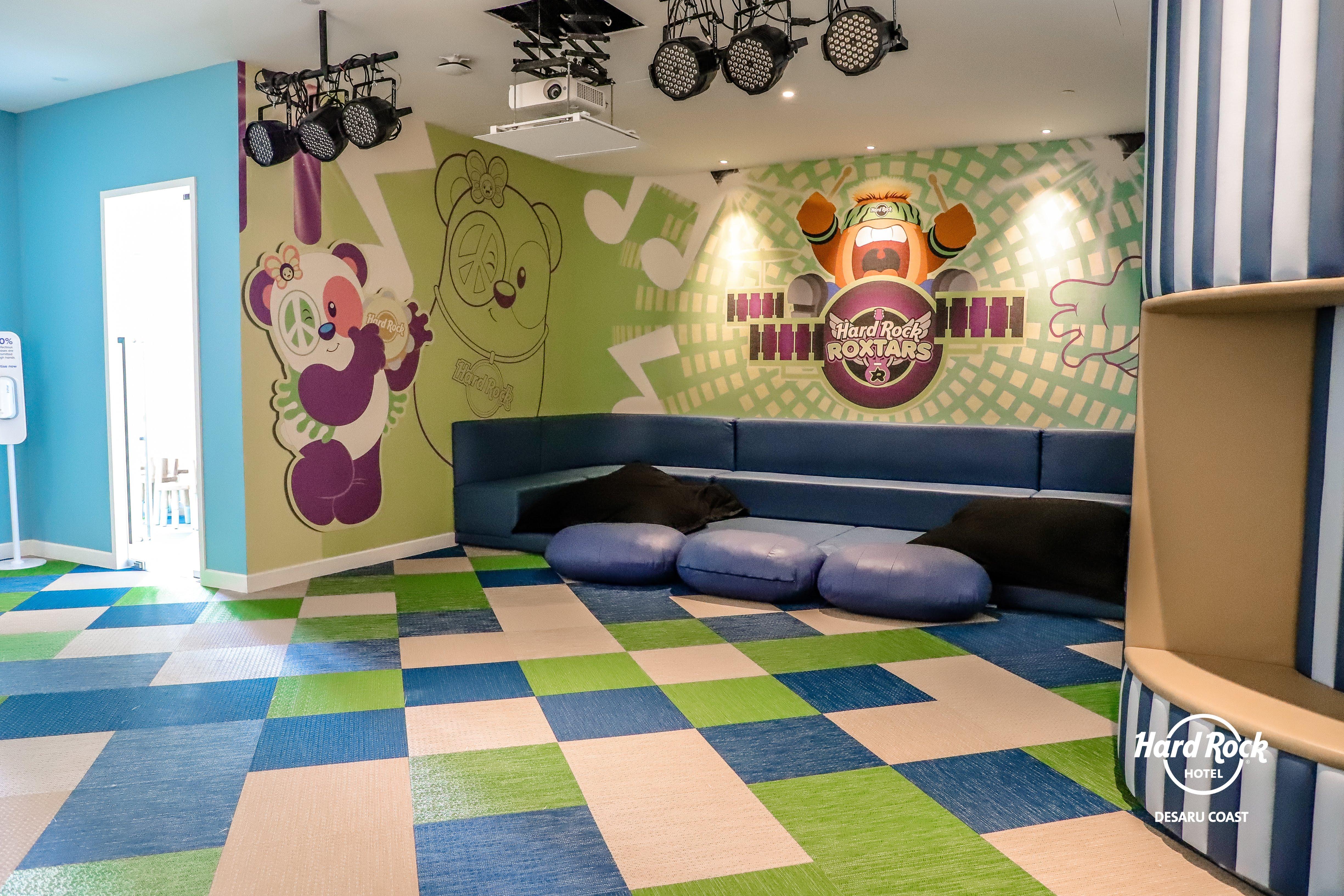 Hard Rock Hotel Desaru Coast Екстер'єр фото The interior of the Hard Rock Hotel's kids club
