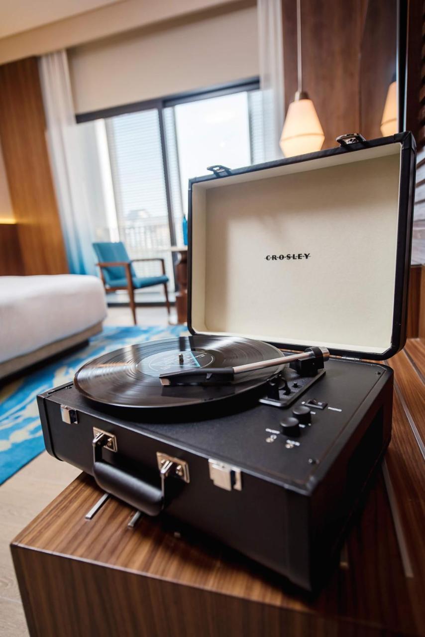 Hard Rock Hotel Desaru Coast Екстер'єр фото Crosley suitcase record player