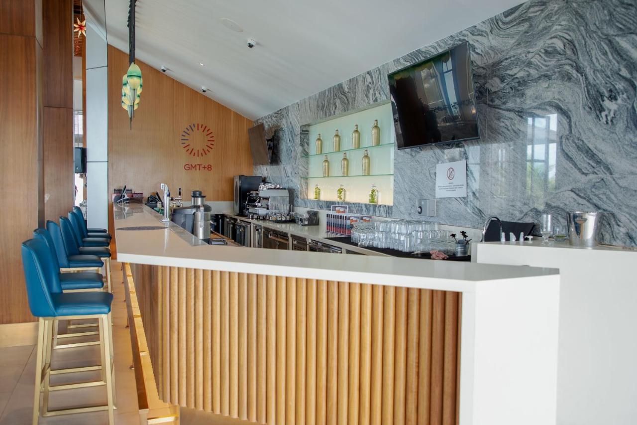 Hard Rock Hotel Desaru Coast Екстер'єр фото The bar at the 19th floor